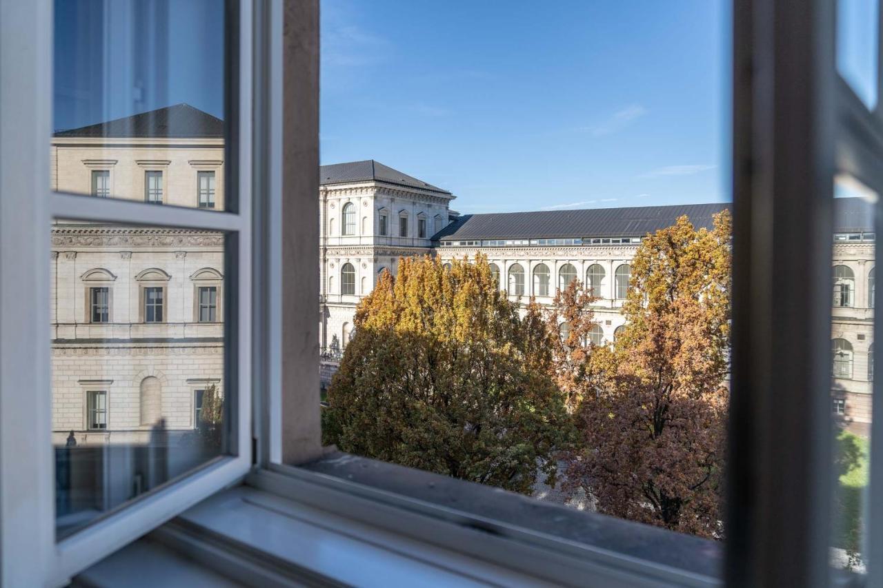 Hotel-Pension Am Siegestor Мюнхен Екстериор снимка